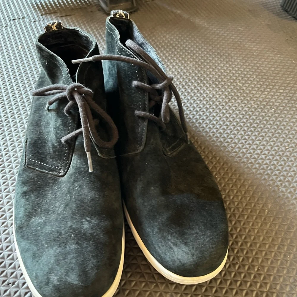 UGG Men's Dark Suede waterproof Chukka Boots